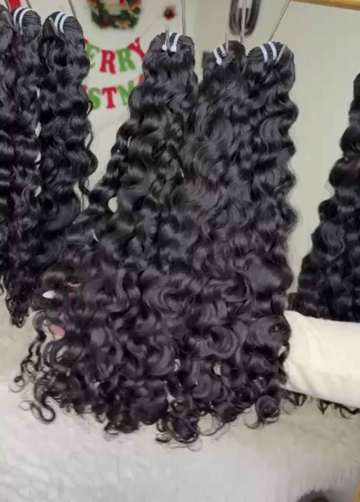 SDD bouncy curl bundles.